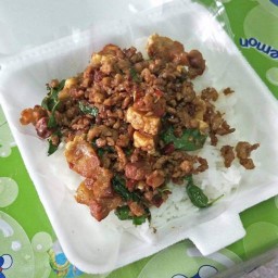 ร้านข้าวไข่เจียว By Aui