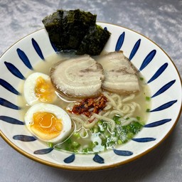 ทงคตซึ ราเมน