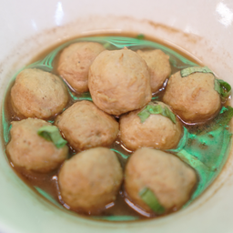 ลูกชิ้นเนื้อลวก