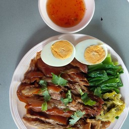 ขาหมูเป็นกับข้าว