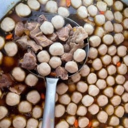 ดาราเนื้อตุ๋น-หมูตุ๋น/อาหารตามสั่งและเครื่องดื่ม