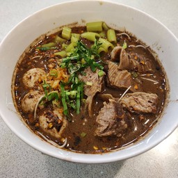 ก๋วยเตี๋ยวหมูตุ๋น