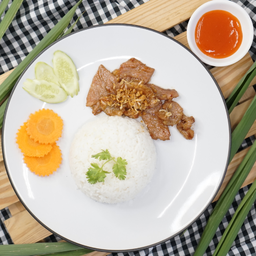 ข้าวหมูกระเทียม