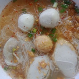 ก๋วยเตี๋ยว เส้นหมี่ ต้มยำ