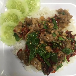 กระเพราหมูตุ๋น ราดข้าว