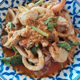 ทะเลรวมผัดผงกระหรี่