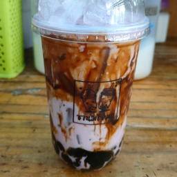 ชานมเผือก บราวน์ซูก้า