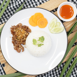 ข้าวเนื้อกระเทียม