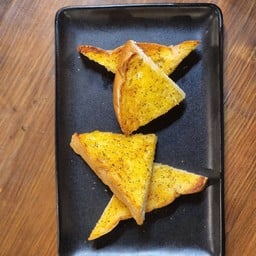 ขนมปังกระเทียม