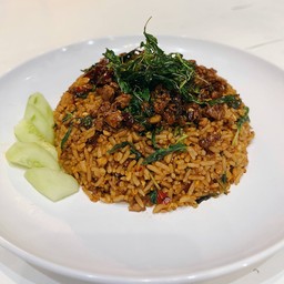 ข้าวกระเพราคลุกฝุ่น