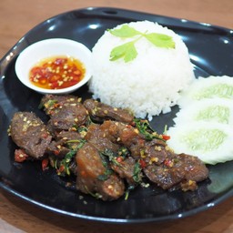 ข้าวกะเพราเนื้อตุ๋น