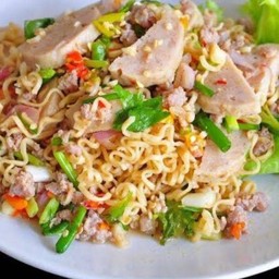 ยำมาม่าทะเล
