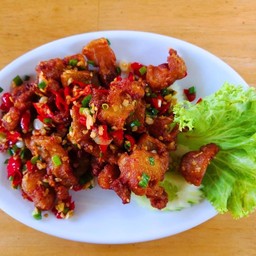 สามชั้นคั่วพริกเกลือ