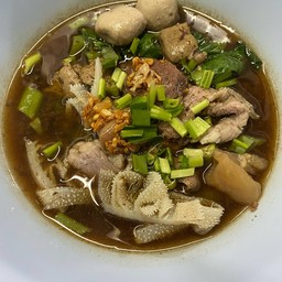 เกาเหลาเนื้อน้ำตก(ลูกชิ้นเมืองทอง)