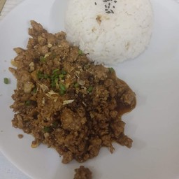 หมูสับผัดซีอิ้วราดข้าว
