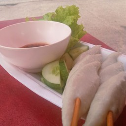รวม ลูกชิ้นทอด ปอเปี๊ยะ โรตีลาว