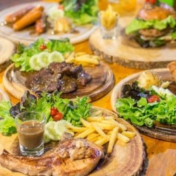 กะเพราแลนด์ ณ. บางนา