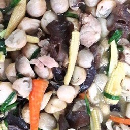 ผัดเห็ดฟาง.