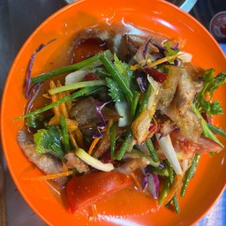 ยำคอหมูย่าง