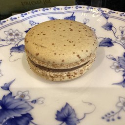 มาการองซ้อลคาลาเมล Macaron Salted Caramel