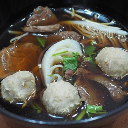 ก๋วยเตี๋ยวเนื้อตุ๋น