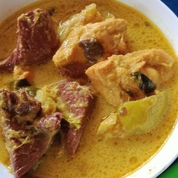แกงเขียวหวานไก่เป็นกับข้าว