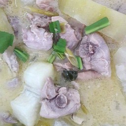 ต้มข่าไก่ใส่ฟัก