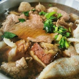 จักรวาลเนื้อตุ๋น ประชาอุทิศ79 ม.วิเศษสุขนคร