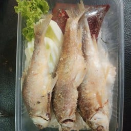เจ้บีส้มตำยำแซ่บลิ้น