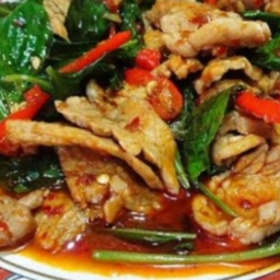 ผัดพริกเผาหมู ใบโหระพา กับข้าว