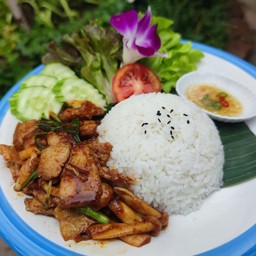 ข้าวสามชั้นผัดหม่าล่า