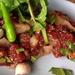 ก้อยหมูดิบ