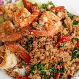 กระเพราหมูสับ+กุ้ง(เป็นกับข้าว)