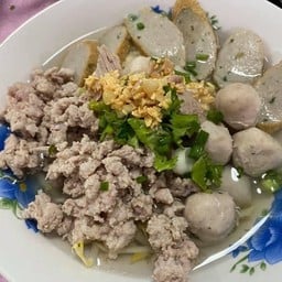 ลูกชิ้นทอดเด็กอ้วน