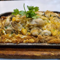 Hot Plate Oyster Omelette