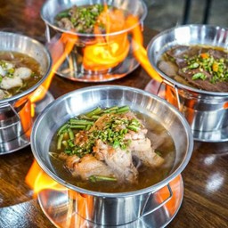 DSET A หม้อไฟต้มแซ่บ(น่องไก่ตุ๋น)+ข้าว1