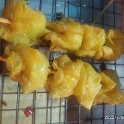 ลูกชิ้นทอด  หน้าเซเว่นซอย 17