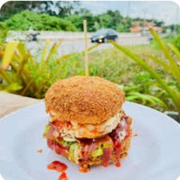 มะพร้าวปั่นนมสด&เบอเกอร์ทอด ฮานาน คอฟฟี่