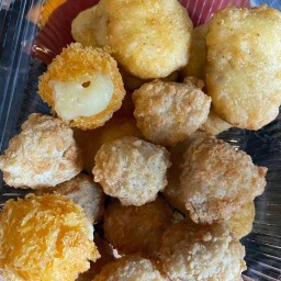 เอาใจ เพื่อน (เฟรนช์ฟรายส์ ไก่ทอด ลูกชิ้นลูกใจ)