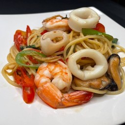 สปาเก็ตตี้ผัดฉ่าทะเล