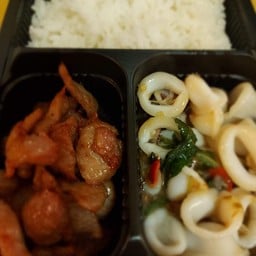 ข้าวกะเพราทะเล+หมูทอดน้ำปลา