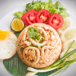 ข้าวผัดปลาหมึก
