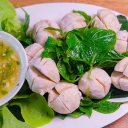 ลูกชิ้นลวกจิ้ม