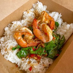 กะเพรากุ้งราดข้าว