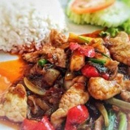 ผัดน้ำพริกเผาราดข้าว