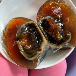 น้องตาเยิ้ม (ไข่เยี่ยวม้า)