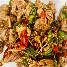 ผัดกะเพราเนื้อกับข้าว