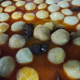 ข้าวปุ้นซาวน้ำยากะทิ-ปลานิล