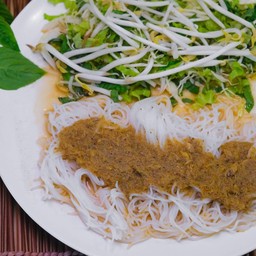 ขนมจีนแกงปลาไซ่ง่อน