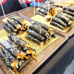 Oppa เกาหลี จ๊อดแฟร์ แดนเนรมิต